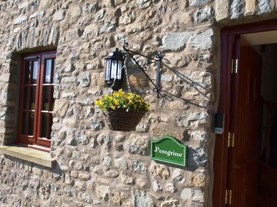 Peregrine Stable Cottage Лландовери Экстерьер фото
